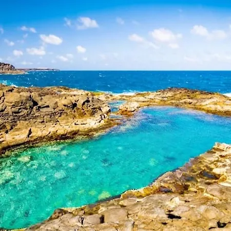 With One Bedroom In With Shared Pool And Wifi Apartment Costa Teguise
