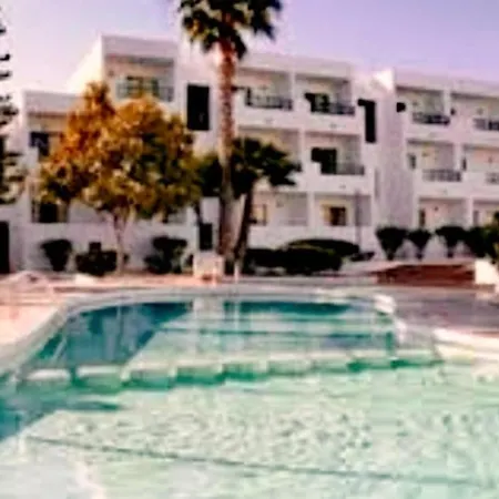Apartment With One Bedroom In With Shared Pool And Wifi
